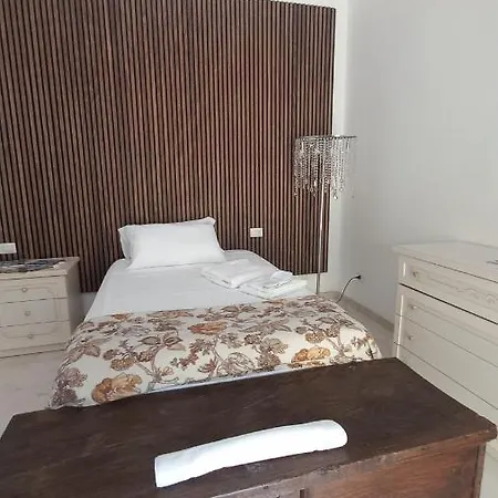 Bed & Breakfast Palazzo Novecento Wellness 3*