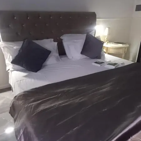 Palazzo Novecento Centro Storico & Wellness Bed & Breakfast